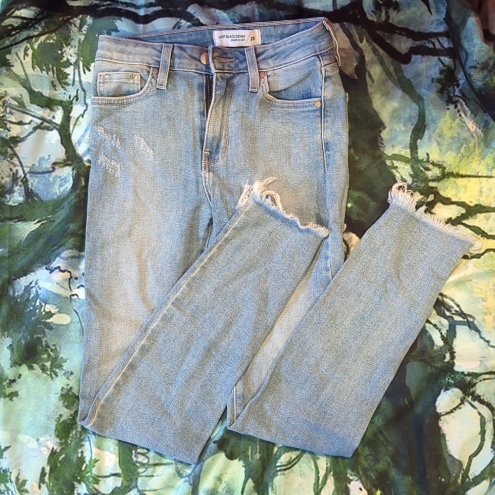 Light wash skinny jeans, made in the usa, slight stretch, mid rise